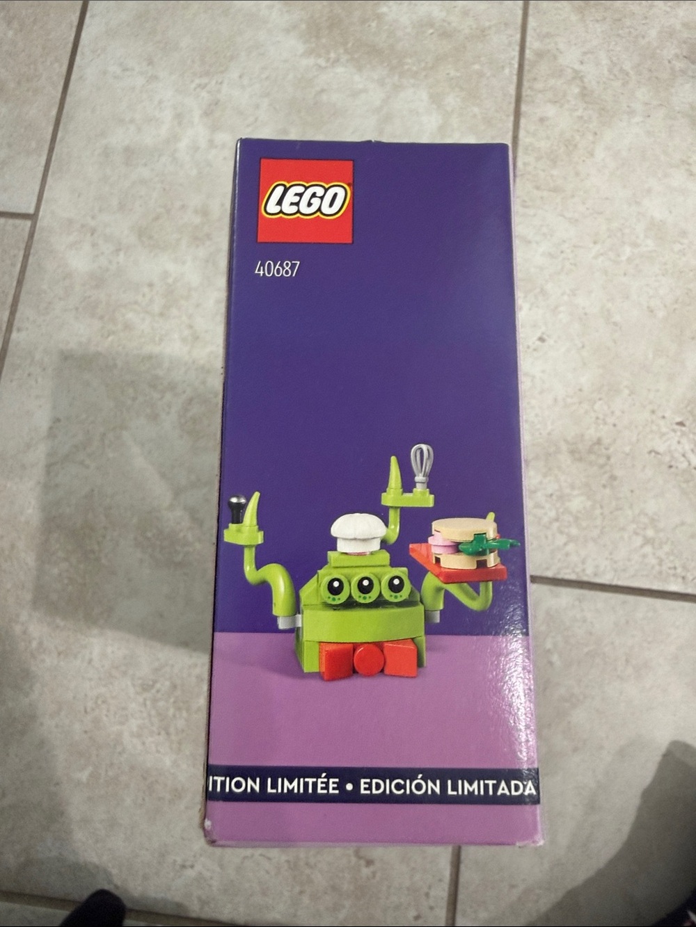 LEGO Alien Space Diner 40687 NWT unopened - Picture 2 of 5
